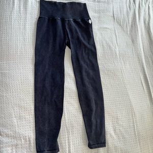 👍🏻🌵💥💥Clearance!!💥💥 Free People black leggings size medium large.Listed Medium.